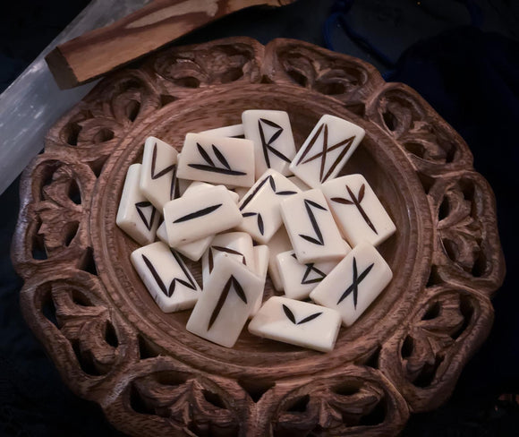 Rune Set - Carved Bones - Oracle, Divination