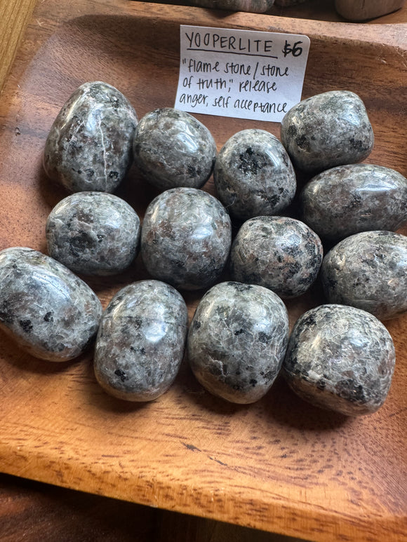 Yooperlite (UV - Reactive) - Tumble Stone