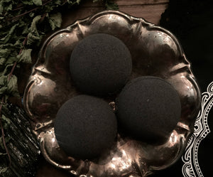 Thorn & Moon Bath Bomb - Dark Moon - Detoxifying - Frankincense, Ylang Ylang, Patchouli - Essential Oils - All-Natural