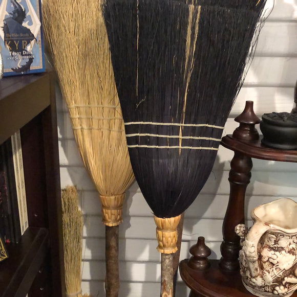Traditional Full Size Kitchen Broom